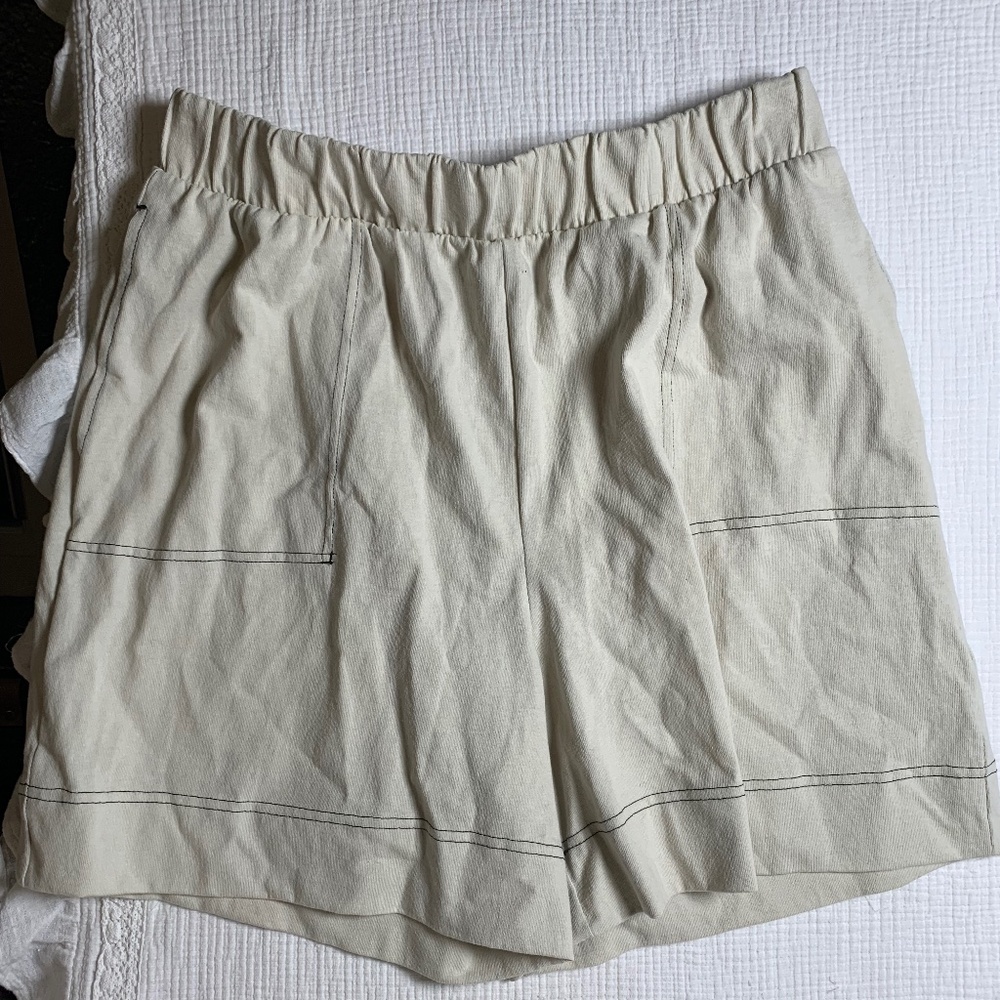 Free People Beach cream/tan shorts sz M elastic waist